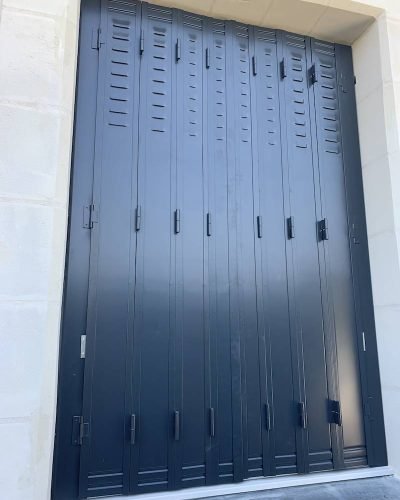 Persienne en Acier à lames horizontales